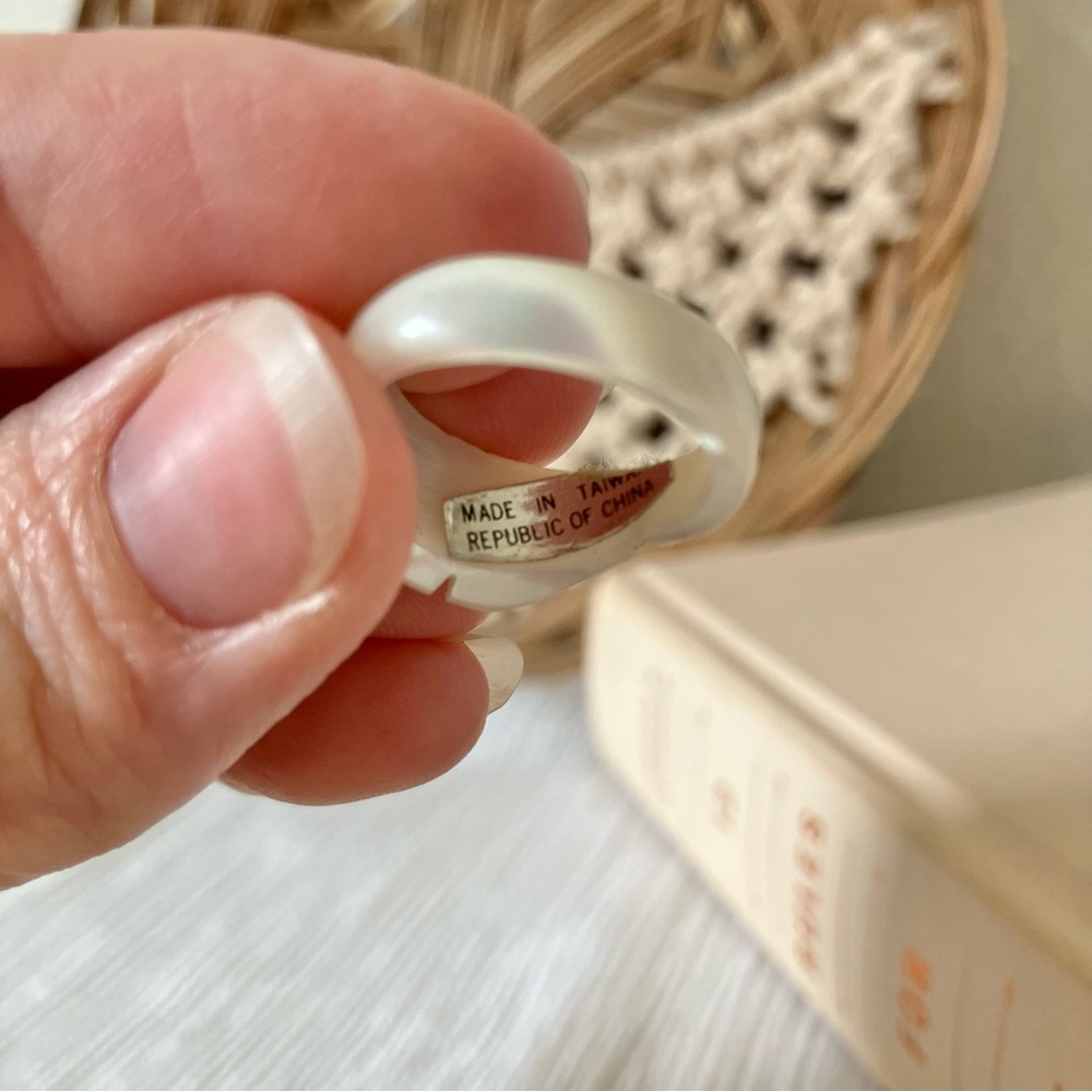 White Carved Mother of Pearl Ring Band “Gaia” Taiwan Chunky Earthy Eclectic Neut - Picture 9 of 13